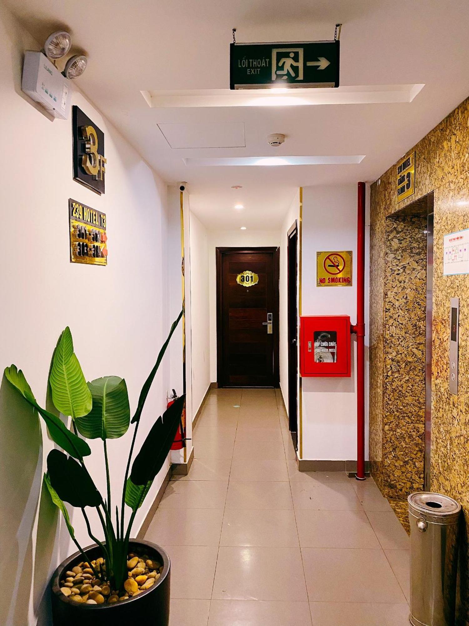 Khach San 239 Hotel Hanoi Bagian luar foto