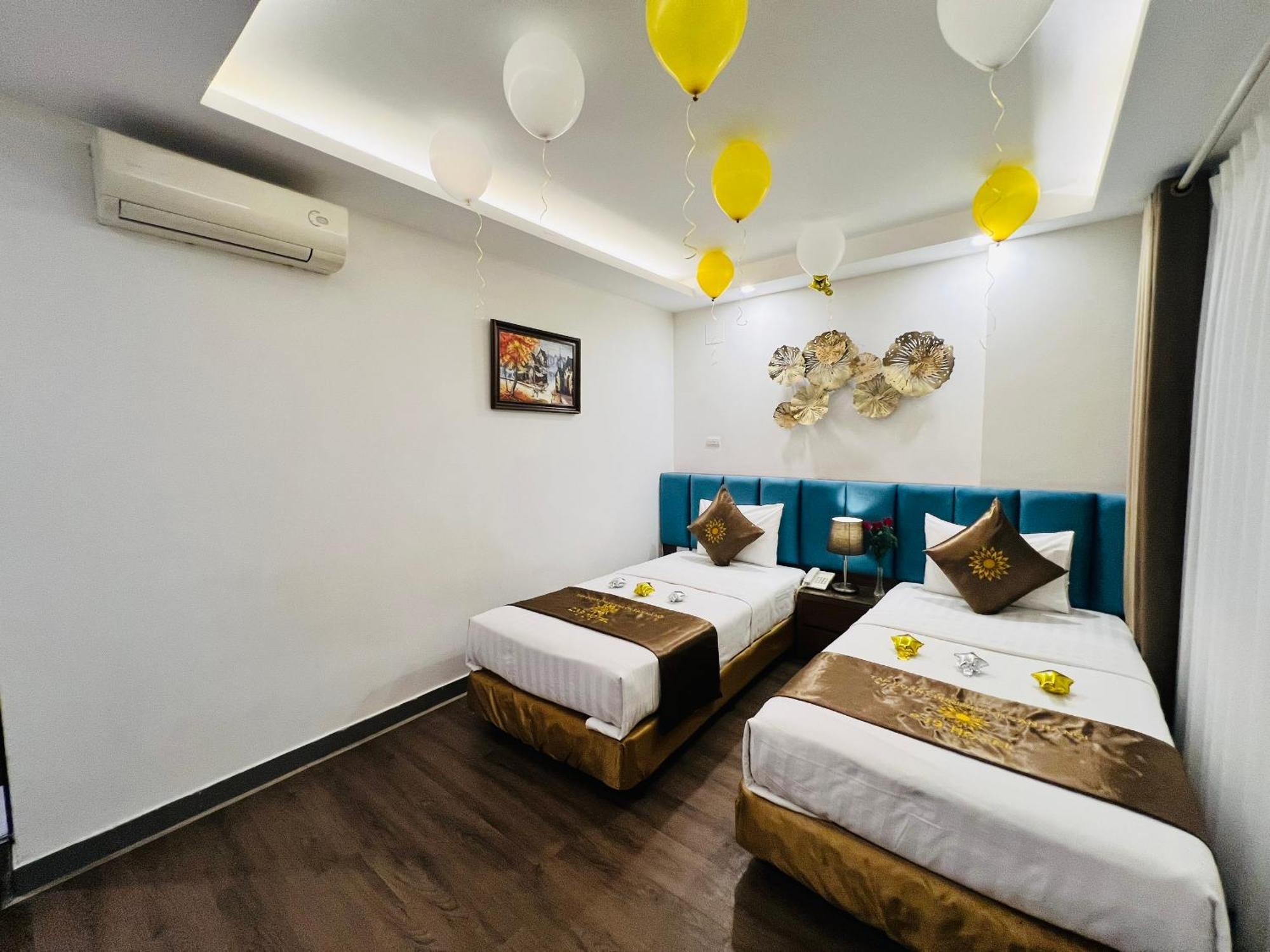Khach San 239 Hotel Hanoi Bagian luar foto
