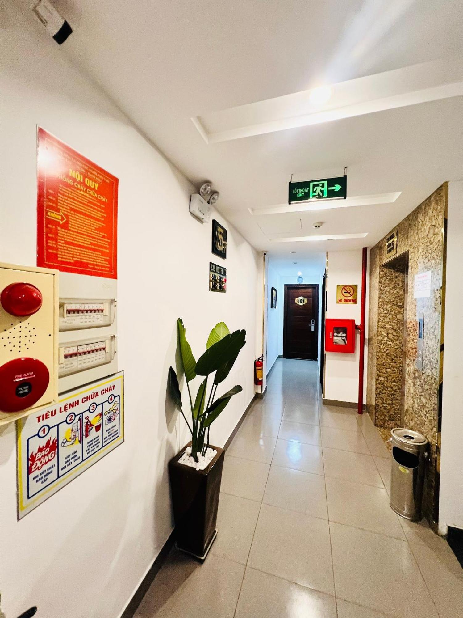 Khach San 239 Hotel Hanoi Bagian luar foto