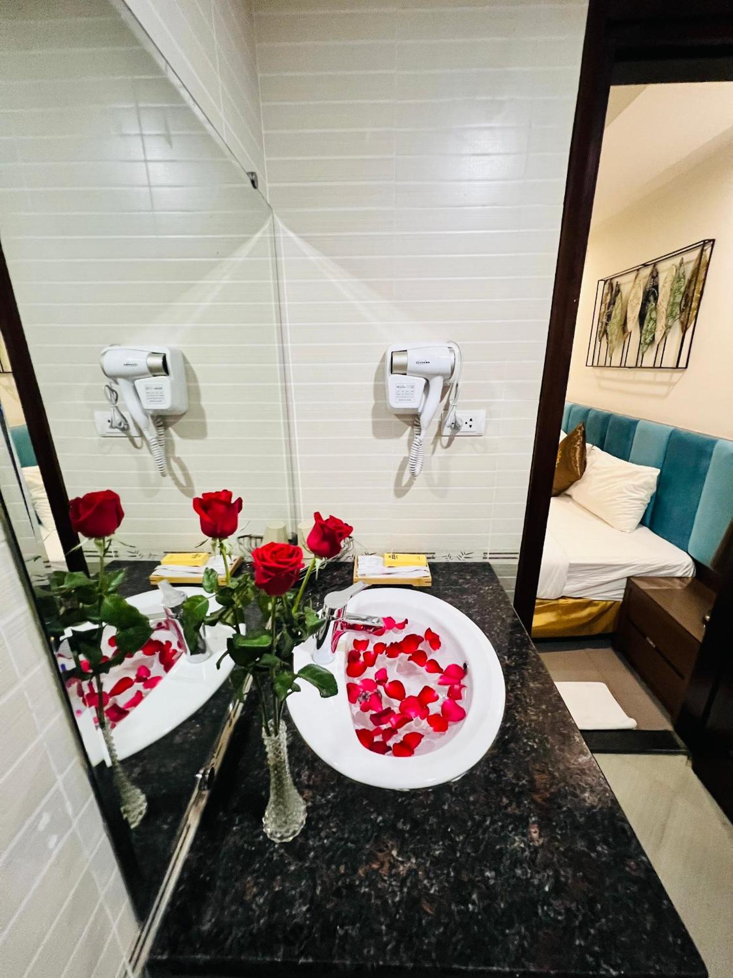 Khach San 239 Hotel Hanoi Bagian luar foto