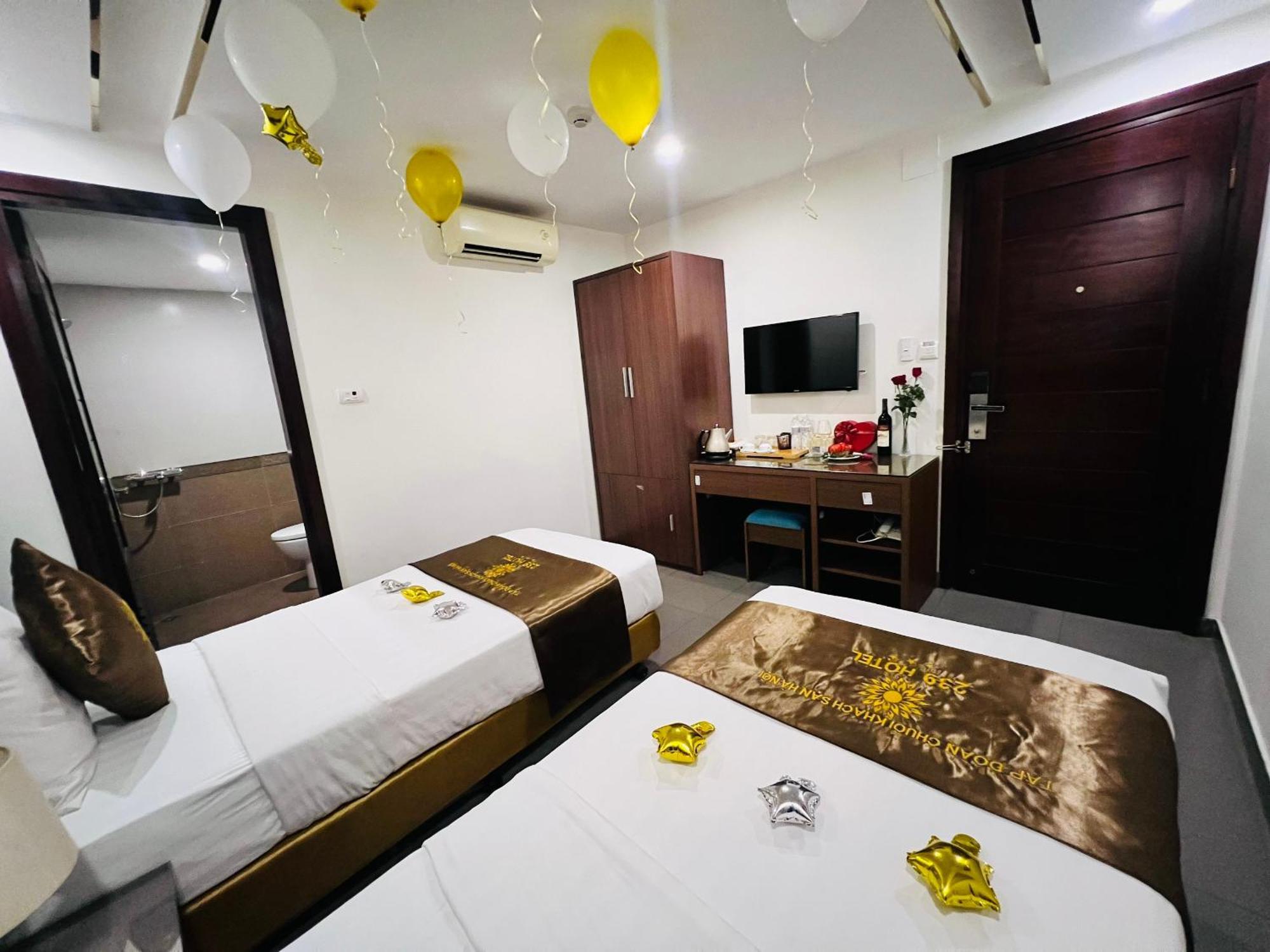 Khach San 239 Hotel Hanoi Bagian luar foto