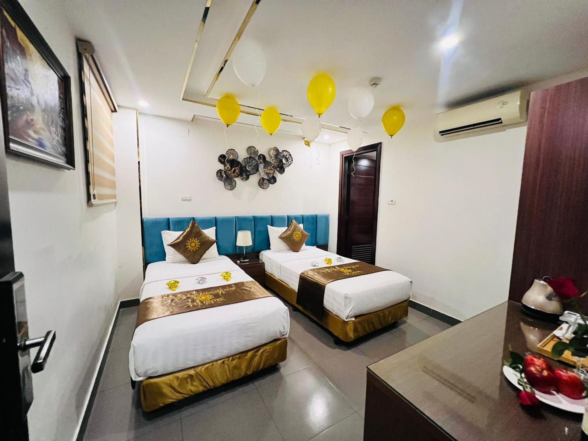 Khach San 239 Hotel Hanoi Bagian luar foto